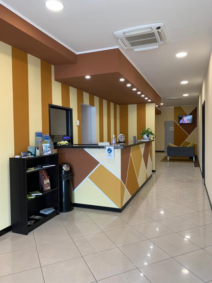 Hotel Bussana Порто-Толле Экстерьер фото