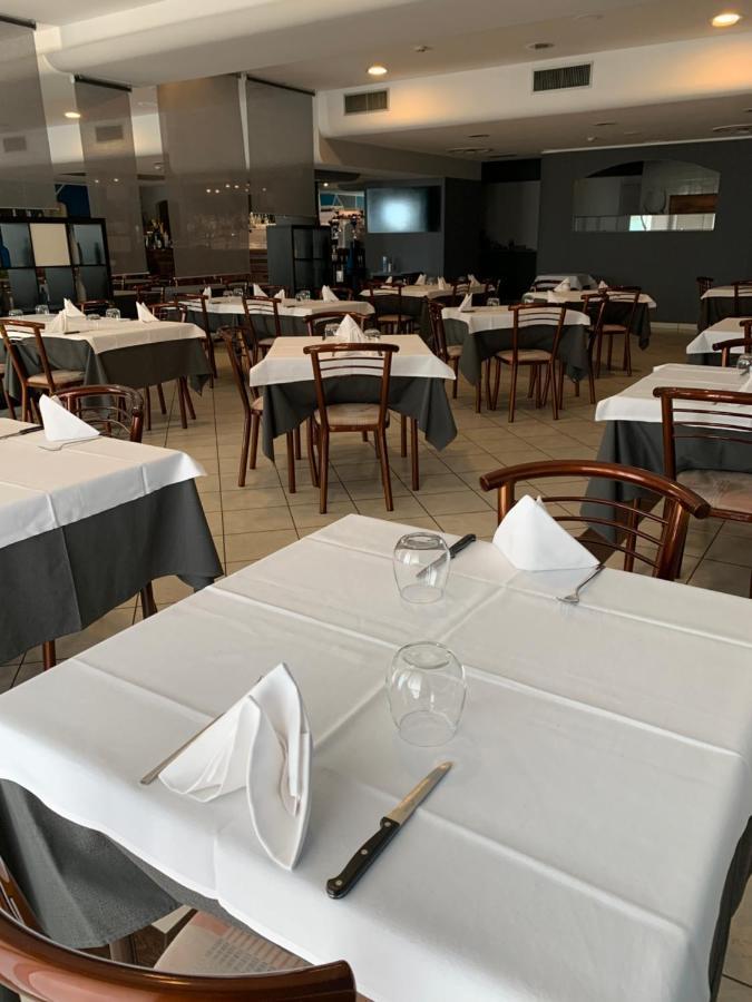 Hotel Bussana Порто-Толле Экстерьер фото