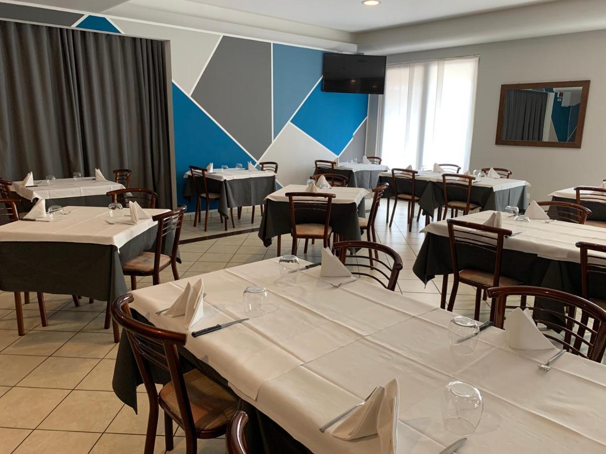 Hotel Bussana Порто-Толле Экстерьер фото