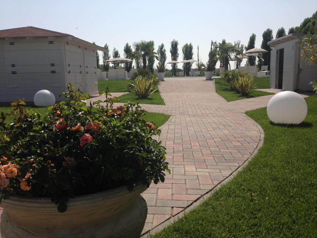 Hotel Bussana Порто-Толле Экстерьер фото