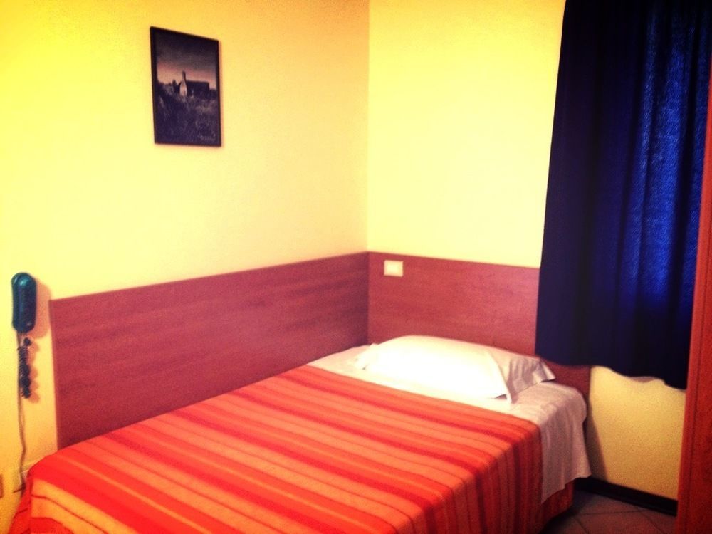 Hotel Bussana Порто-Толле Экстерьер фото