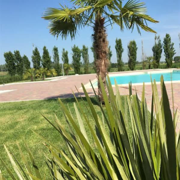 Hotel Bussana Порто-Толле Экстерьер фото
