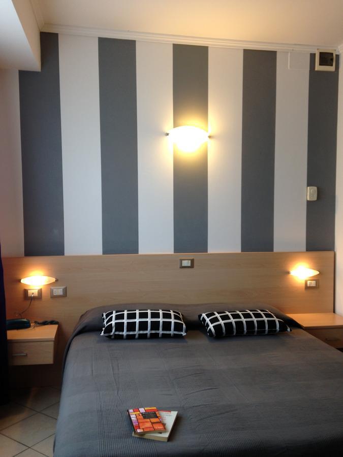 Hotel Bussana Порто-Толле Экстерьер фото