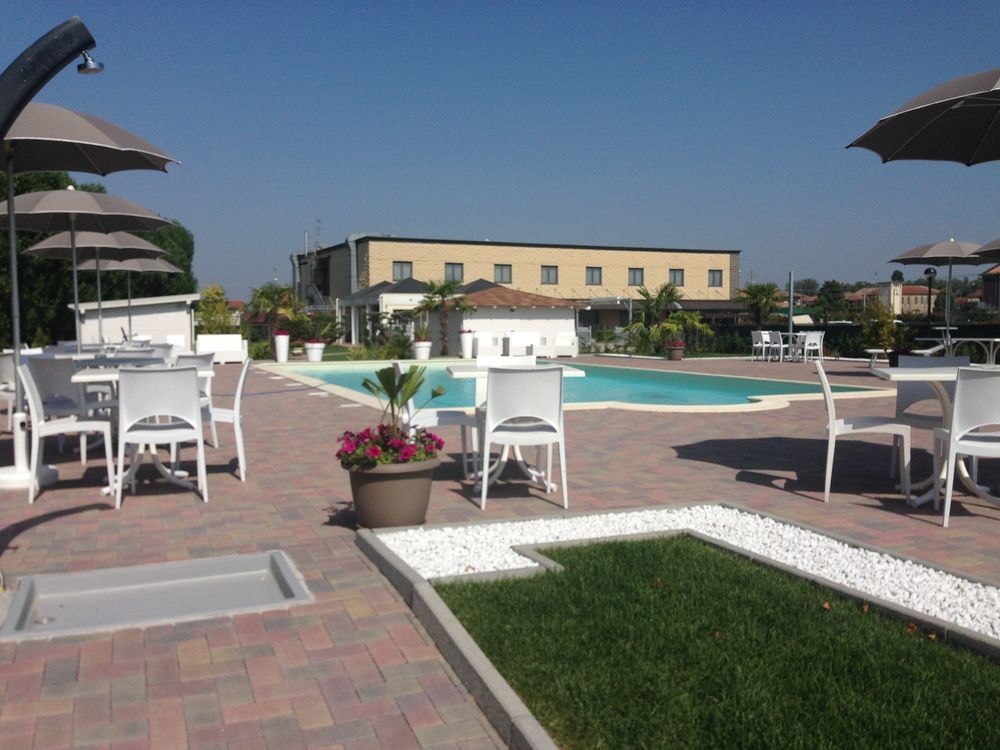 Hotel Bussana Порто-Толле Экстерьер фото